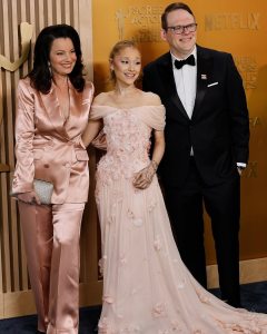 rosa satinado sag awards red carpet