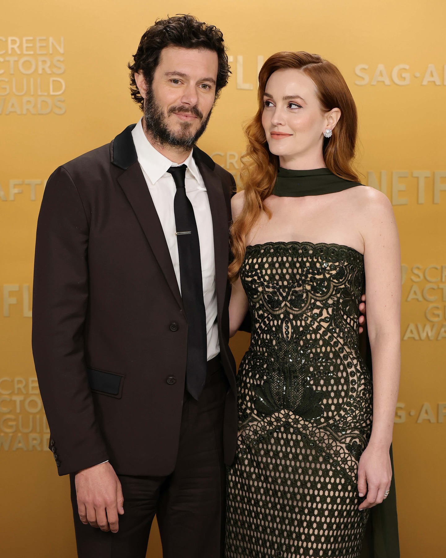 leighton meester y adam brody sag awards