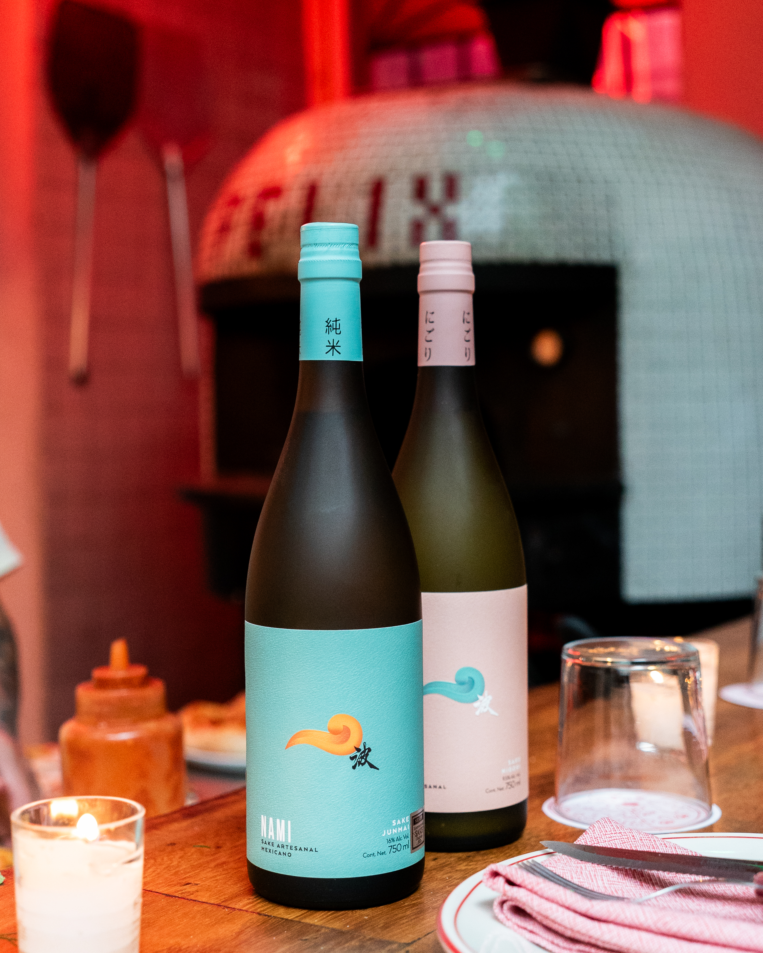 Pizza y sake en lago algo Nami Sake