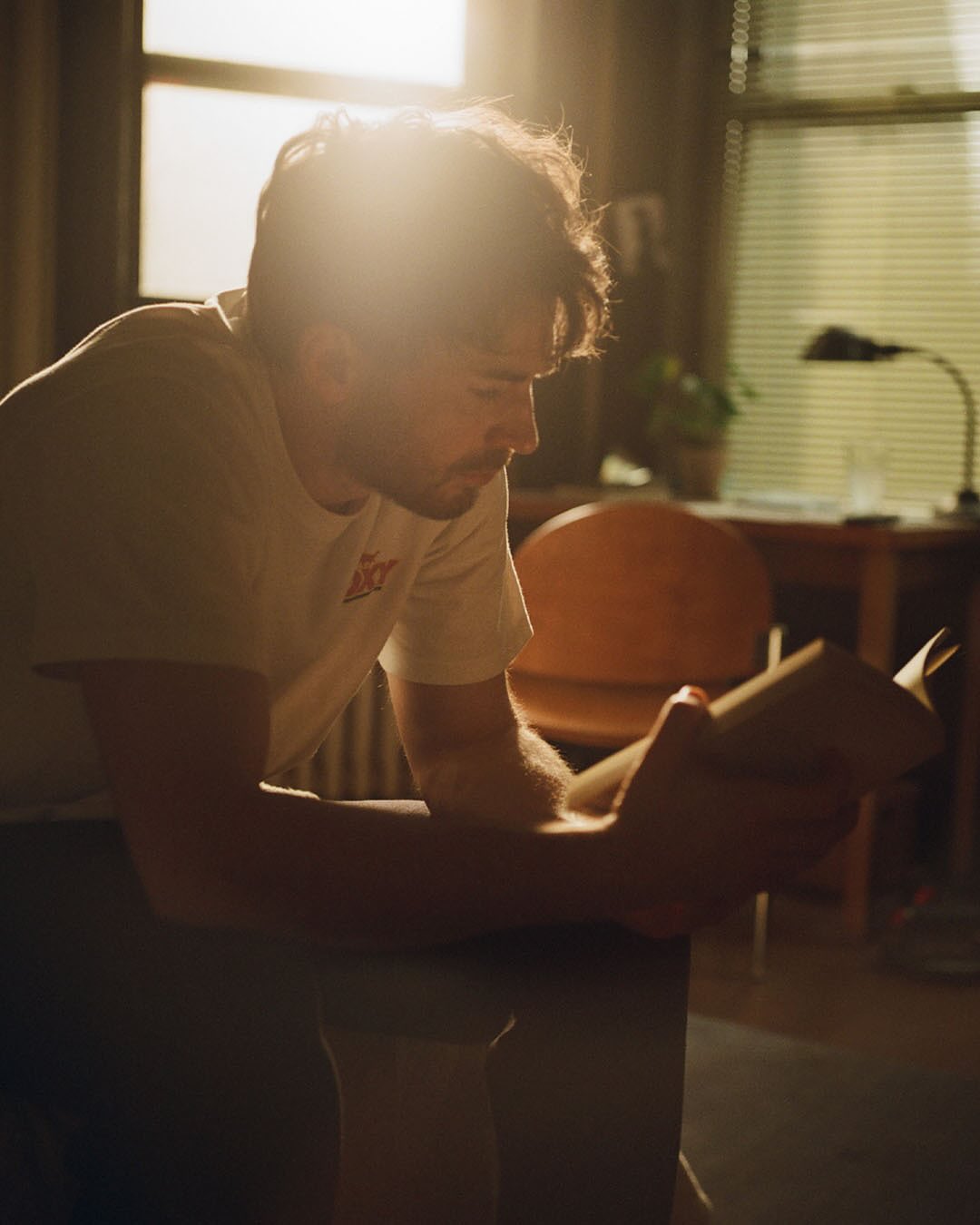 chris evans amores materialistas